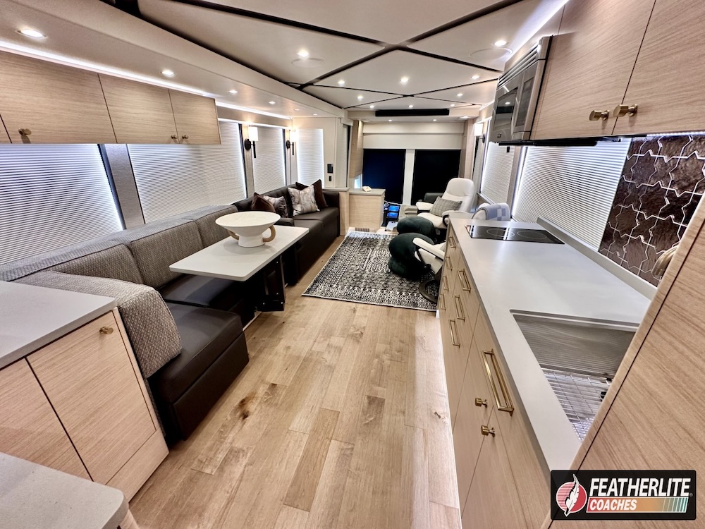 2026 Prevost Featherlite H3-45 For Sale